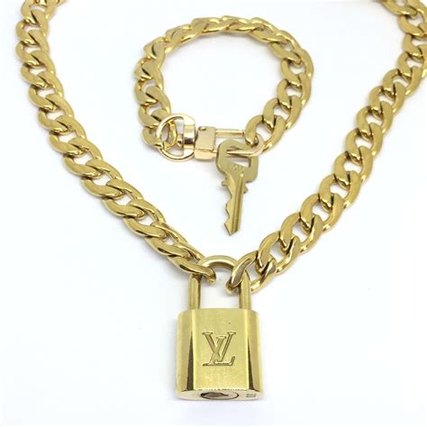 lv chain lock